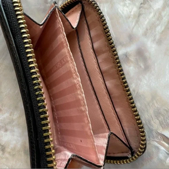 Victoria’s Secret Card Wallet - Picture 5 of 6